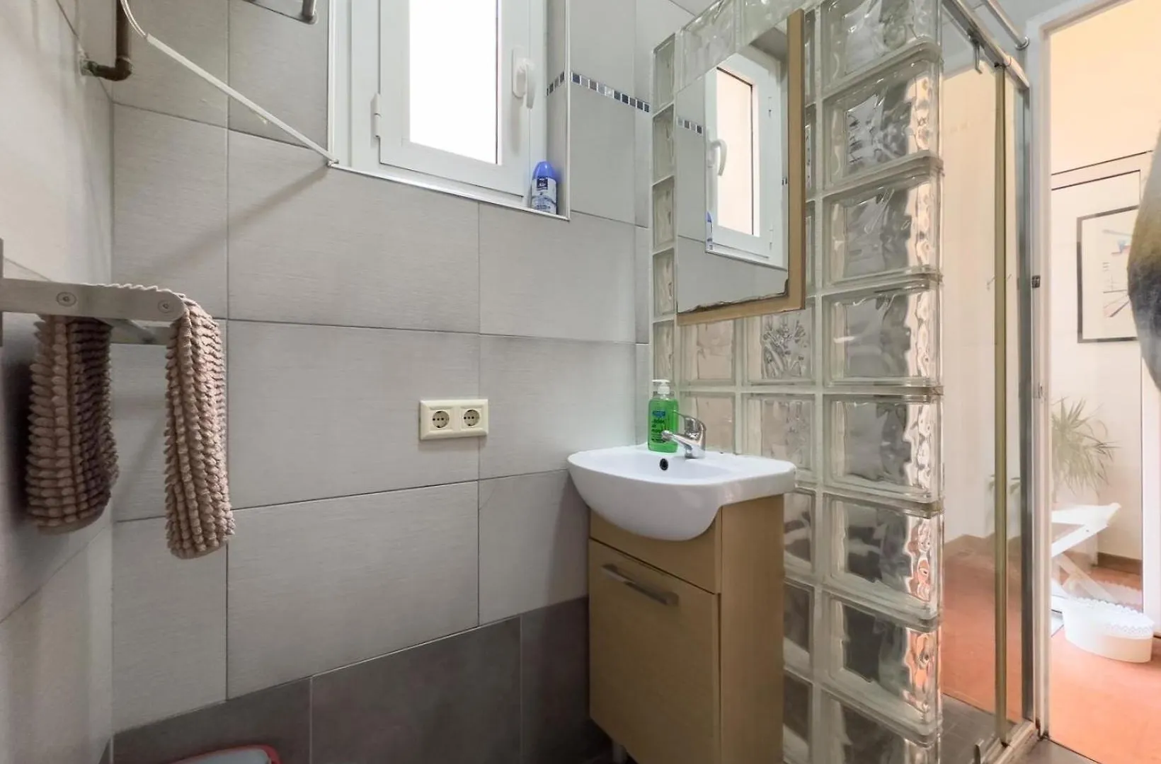 Ferienwohnung Fuer 4 Personen Ca 70 Qm In Barcelona-Gracia, Costa Brava Costa Del Maresme