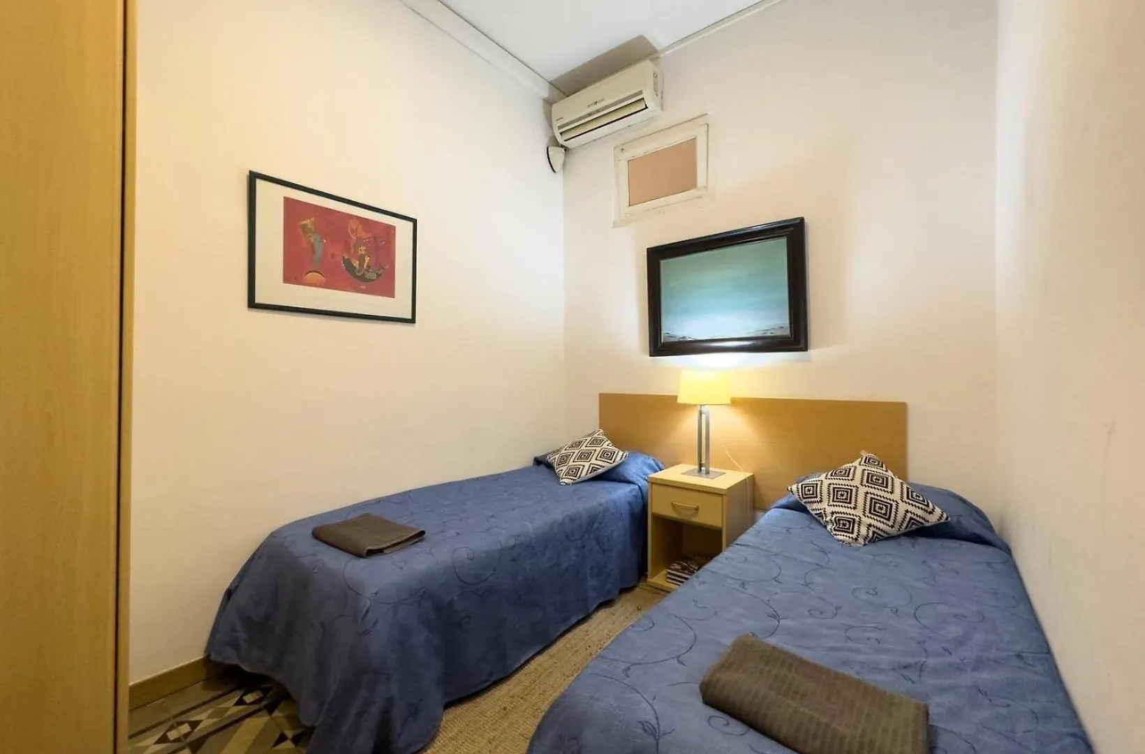 Ferienwohnung Fuer 4 Personen Ca 70 Qm In Barcelona-Gracia, Costa Brava Costa Del Maresme